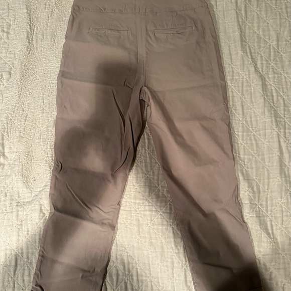Tribal women’s capri khakis- never worn- NEW- size- 10- elastic waist band! - Picture 9 of 10